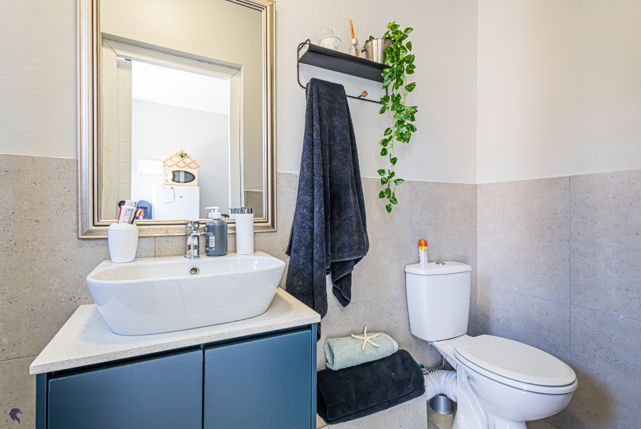 5 Bedroom Property for Sale in Myburgh Park Western Cape